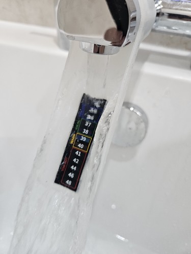 Baby bath thermometer that